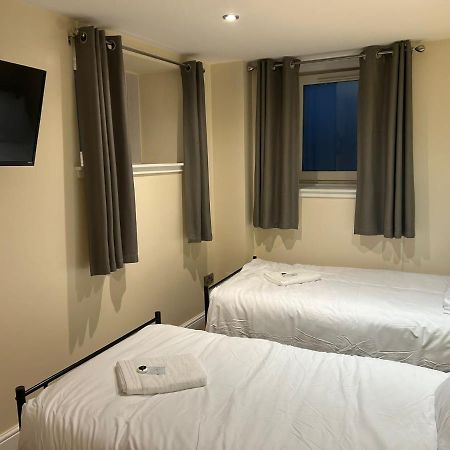 Twin Room With En-Suite Edinburgh Bagian luar foto